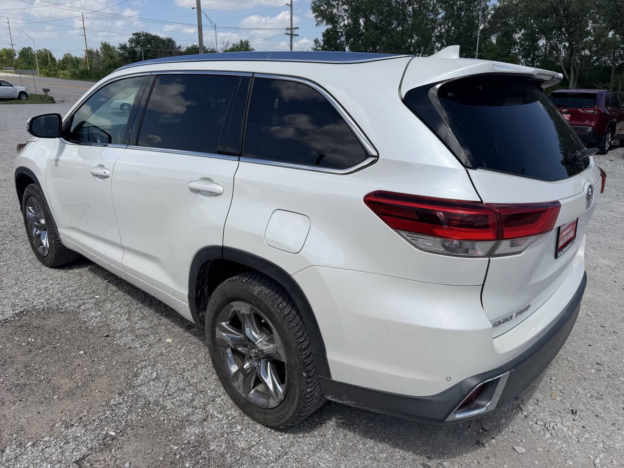 Used 2017 Toyota Highlander Limited Platinum FWD image 5