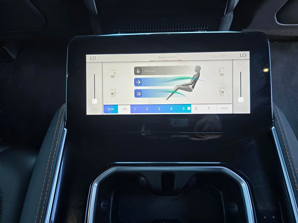 Used 2024 Jeep Grand Wagoneer L Series III AWD/4WD image 44