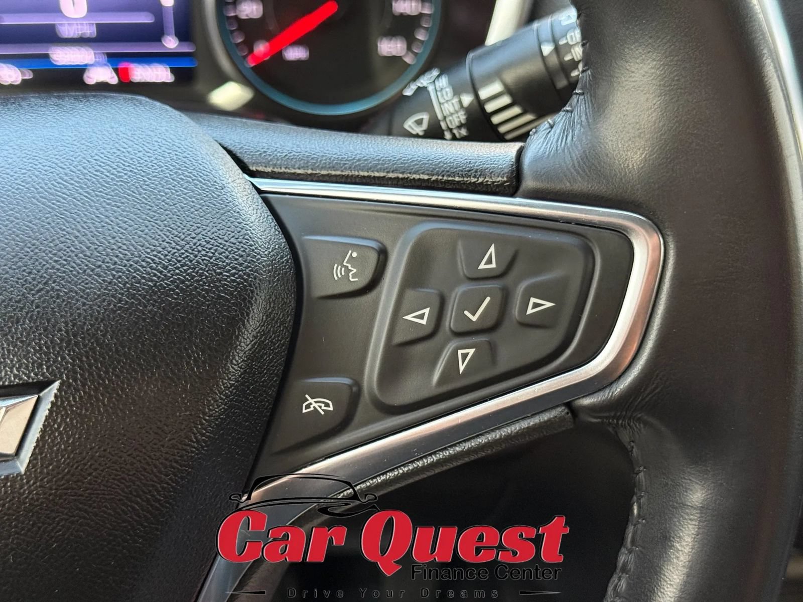 Used 2019 Chevrolet Equinox LT w/ Driver Convenience Package FWD image 26