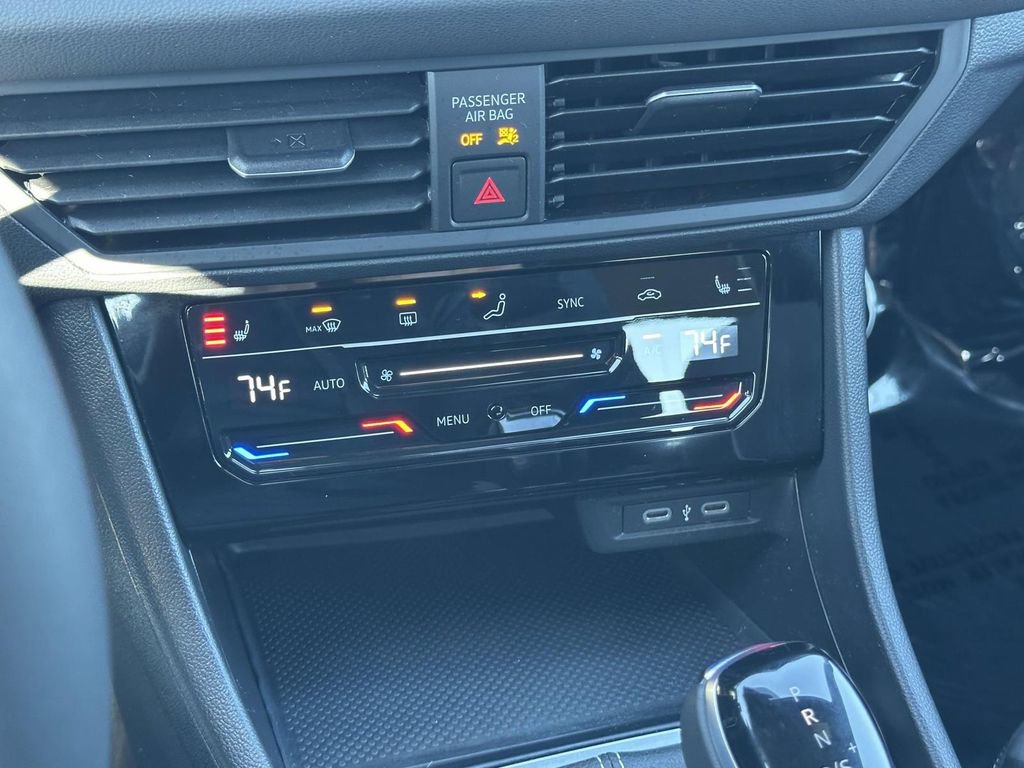 Used 2025 Volkswagen Jetta Sport image 26