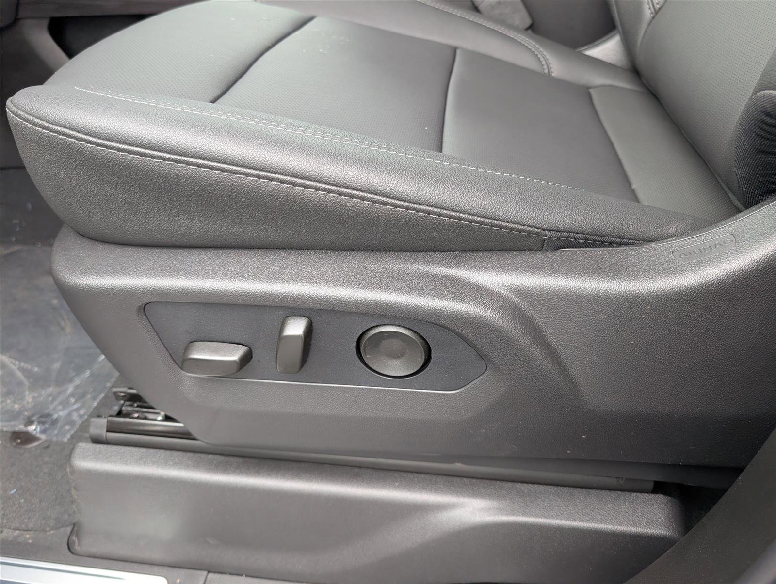 New 2026 Chevrolet Silverado 3500 LTZ w/ LTZ Convenience Package AWD/4WD image 18