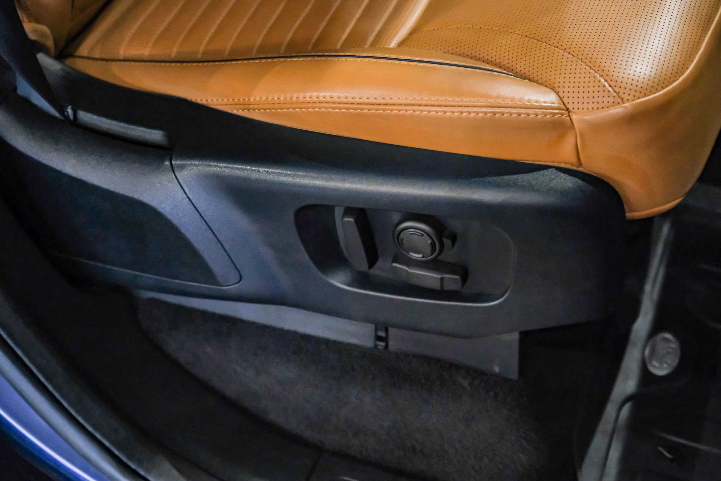 Used 2019 Land Rover Discovery HSE Luxury image 30