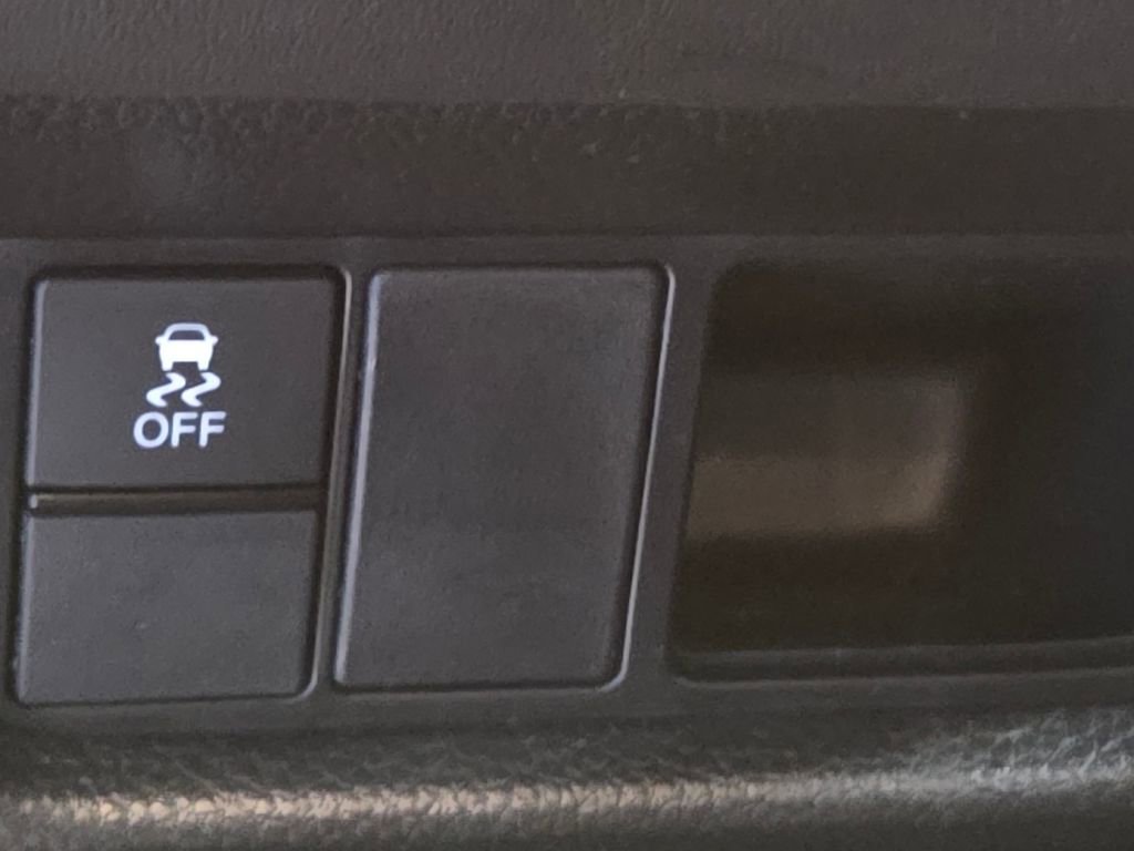 Certified 2025 Honda HR-V Sport image 28
