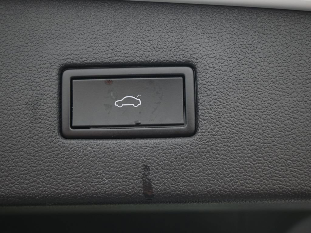 Used 2021 Volkswagen Tiguan SEL image 14