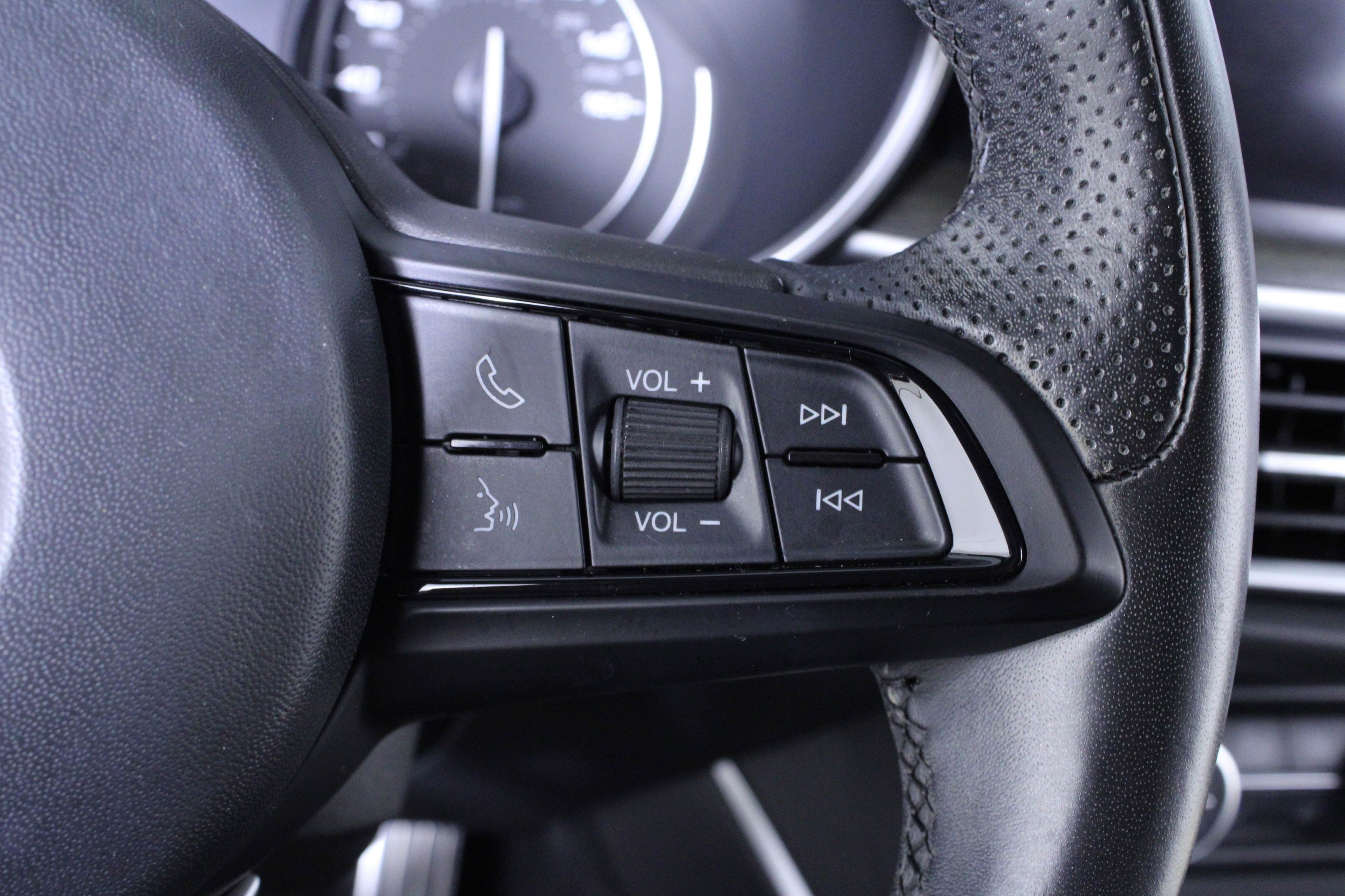 Used 2022 Alfa Romeo Stelvio Ti AWD/4WD image 25