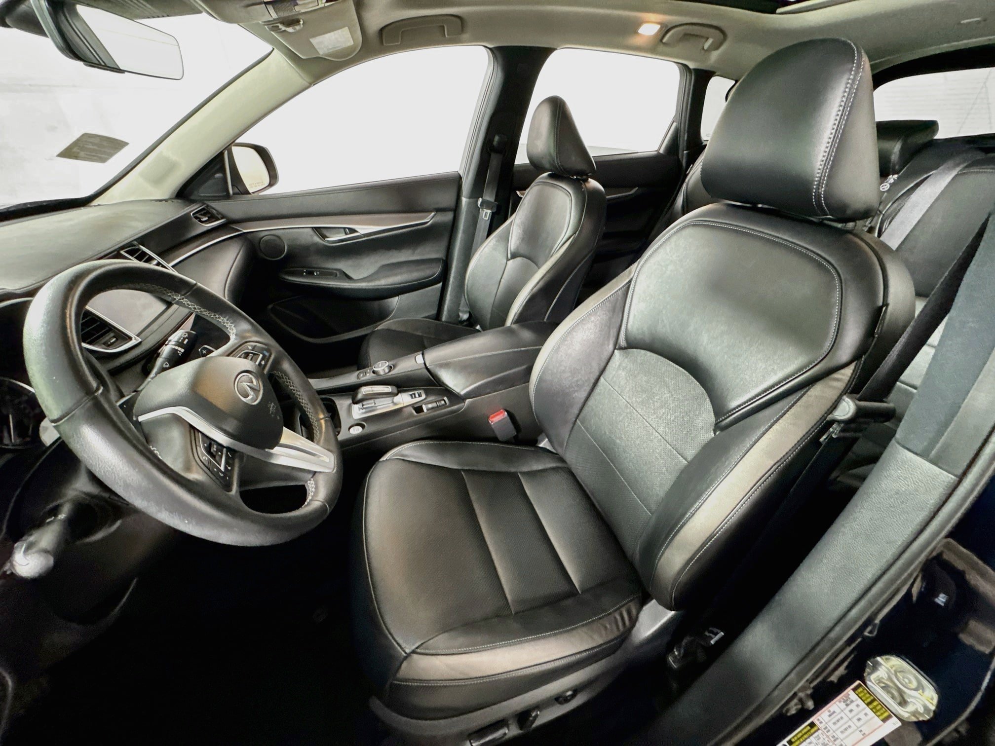 Used 2023 INFINITI QX50 Luxe AWD/4WD image 14