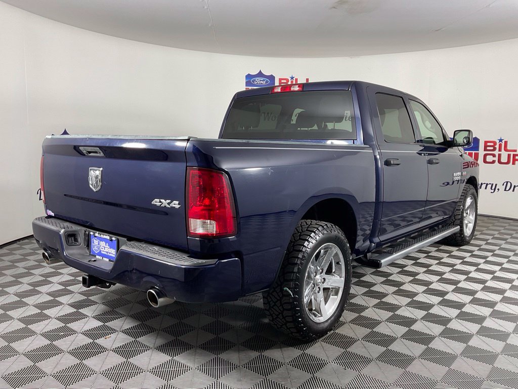 Used 2017 RAM 1500 Express AWD/4WD image 3