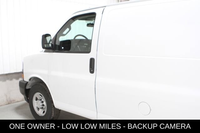 Used 2019 Chevrolet Express 3500 w/ Driver Convenience Package RWD image 27