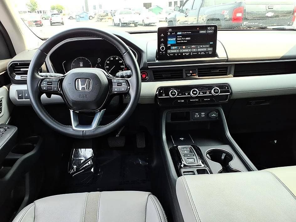 Used 2025 Honda Pilot EX-L image 23