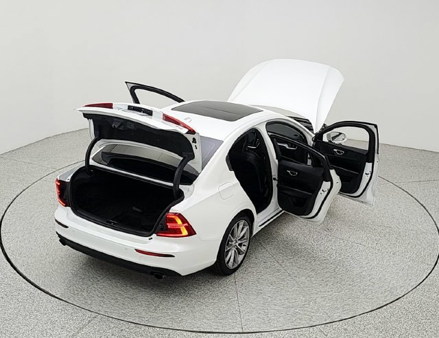 Used 2020 Volvo S60 T5 Momentum FWD image 23