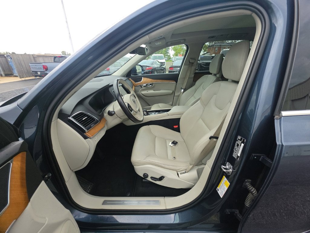 Used 2021 Volvo XC90 T8 Inscription Expression w/ Protection Package Premier AWD/4WD image 14