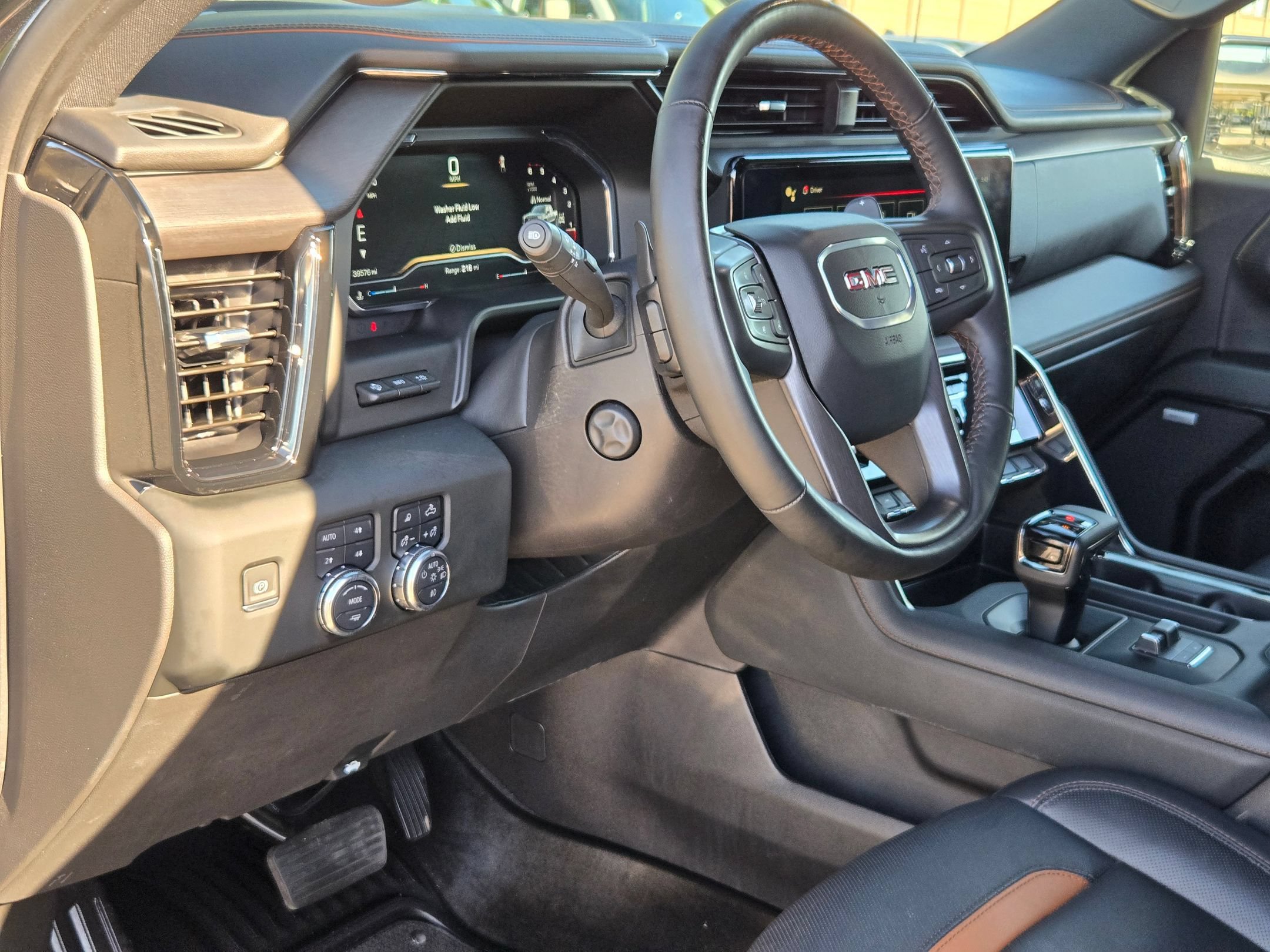 Used 2024 GMC Sierra 1500 AT4 w/ Technology Package AWD/4WD image 12