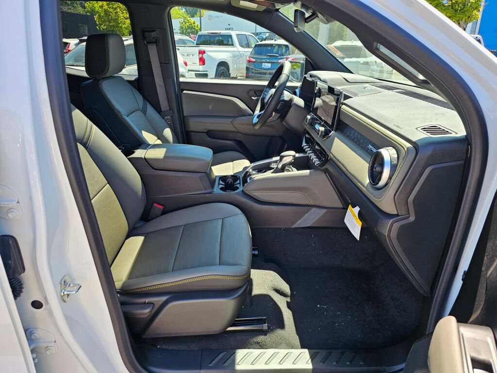 New 2026 Chevrolet Colorado ZR2 w/ Midnight Edition AWD/4WD image 31