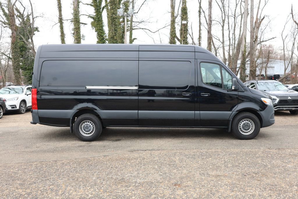 Used 2024 Mercedes-Benz Sprinter 2500 w/ Acoustic Package image 6