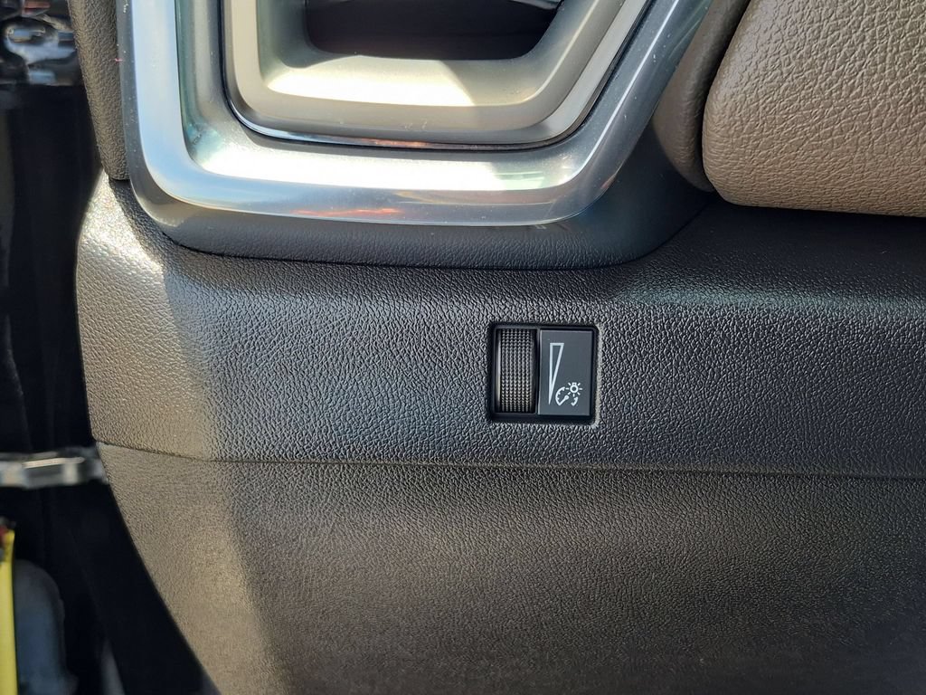 Certified 2023 GMC Canyon Denali w/ Denali Black Edition AWD/4WD image 19