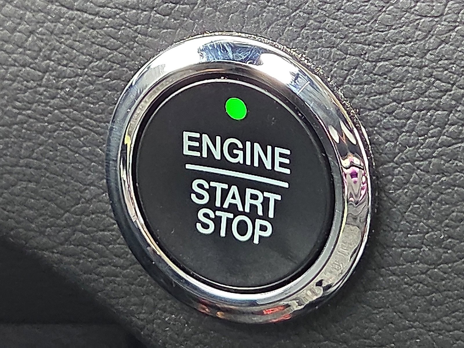 Used 2024 Ford Edge Titanium image 19