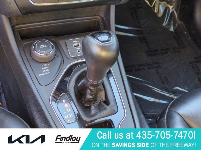 Used 2021 Jeep Cherokee Latitude Plus AWD/4WD image 24
