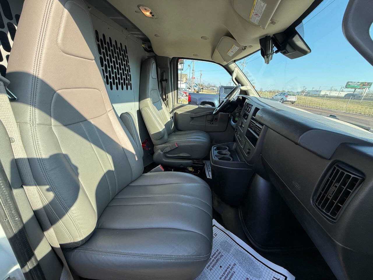 Used 2019 Chevrolet Express 3500 w/ Driver Convenience Package image 9
