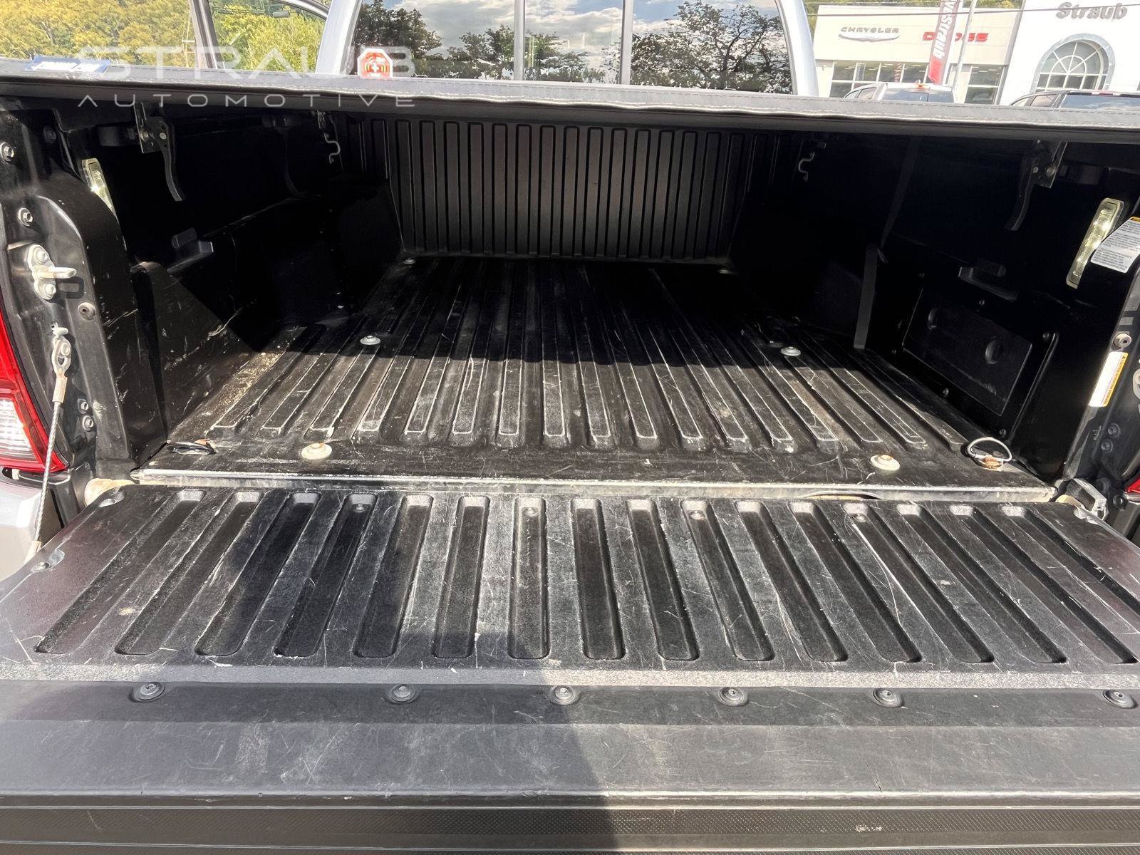 Used 2022 Toyota Tacoma SR AWD/4WD image 17