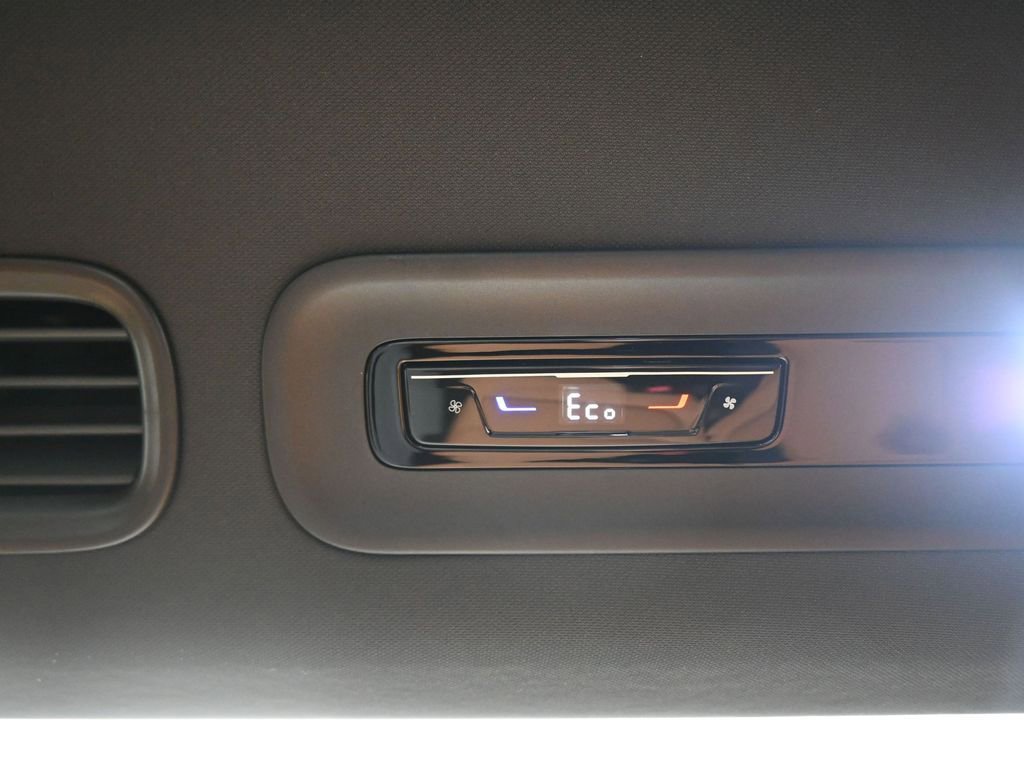 New 2025 Volkswagen ID. Buzz Pro S Plus AWD/4WD image 44