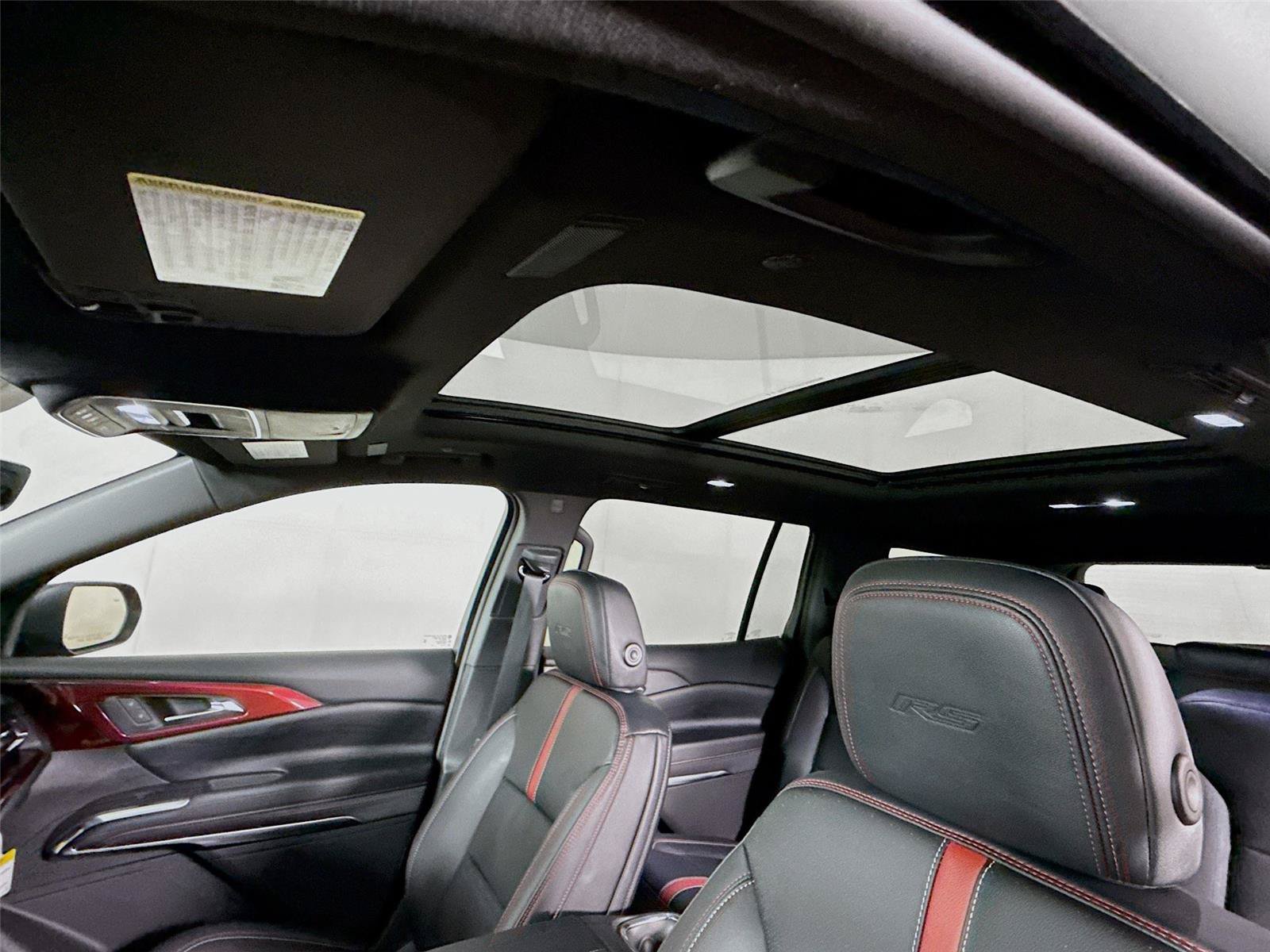 New 2026 Chevrolet Traverse RS w/ LPO, Floor Liner Package AWD/4WD image 17