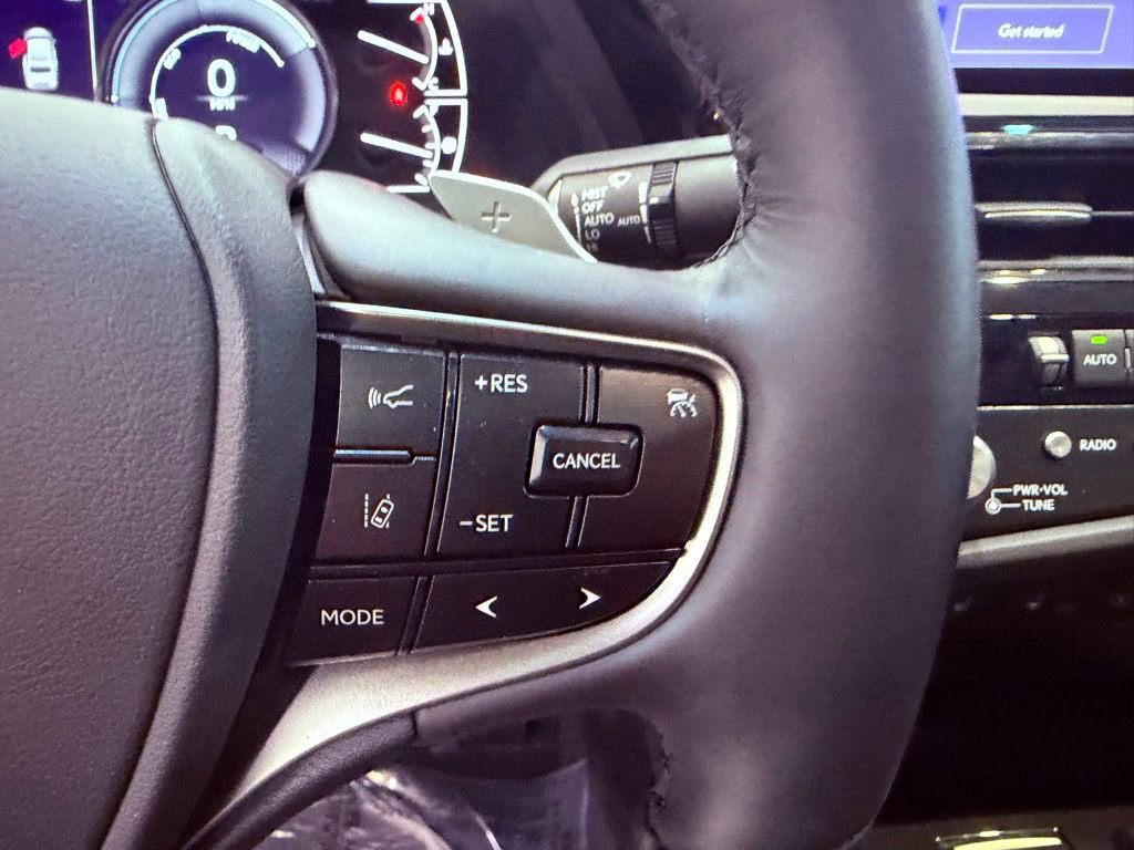 Used 2024 Lexus ES 300h w/ Luxury Package image 23