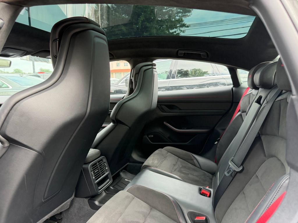 Used 2022 Porsche Taycan GTS AWD/4WD image 25