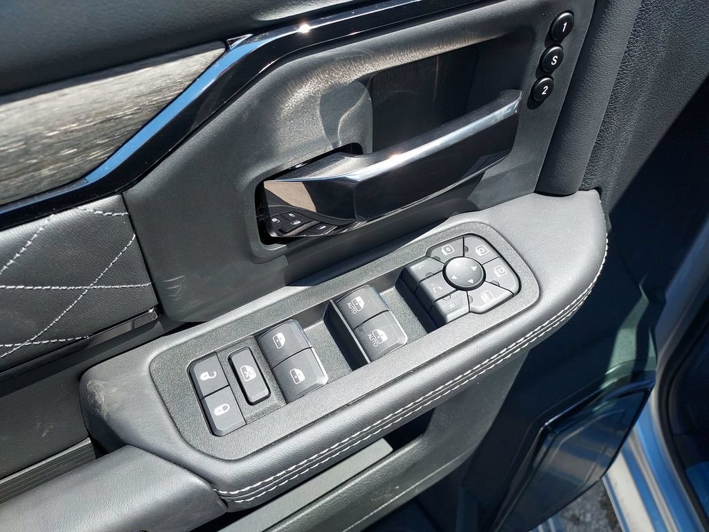 New 2026 RAM 3500 Limited AWD/4WD image 19