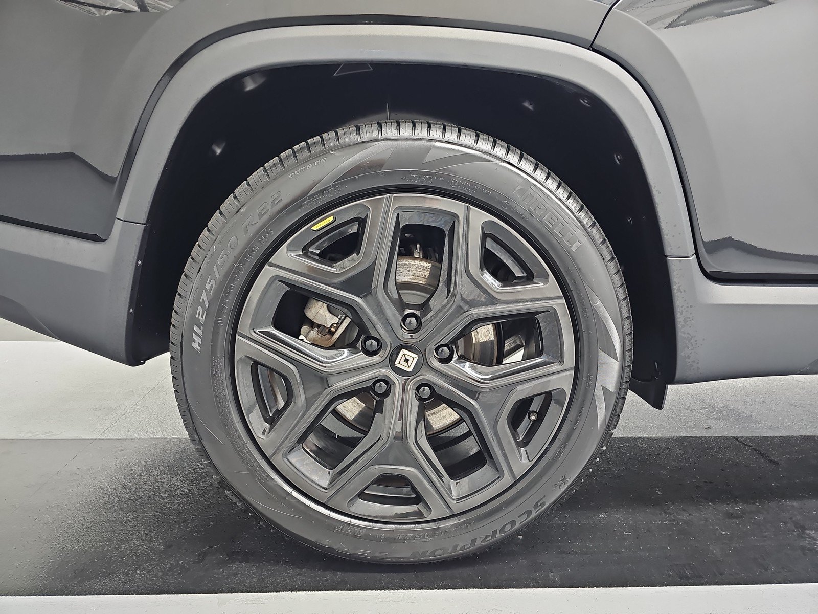 Used 2024 Rivian R1T Adventure AWD/4WD image 12