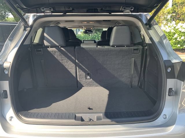 Used 2023 Toyota Highlander XLE FWD image 35