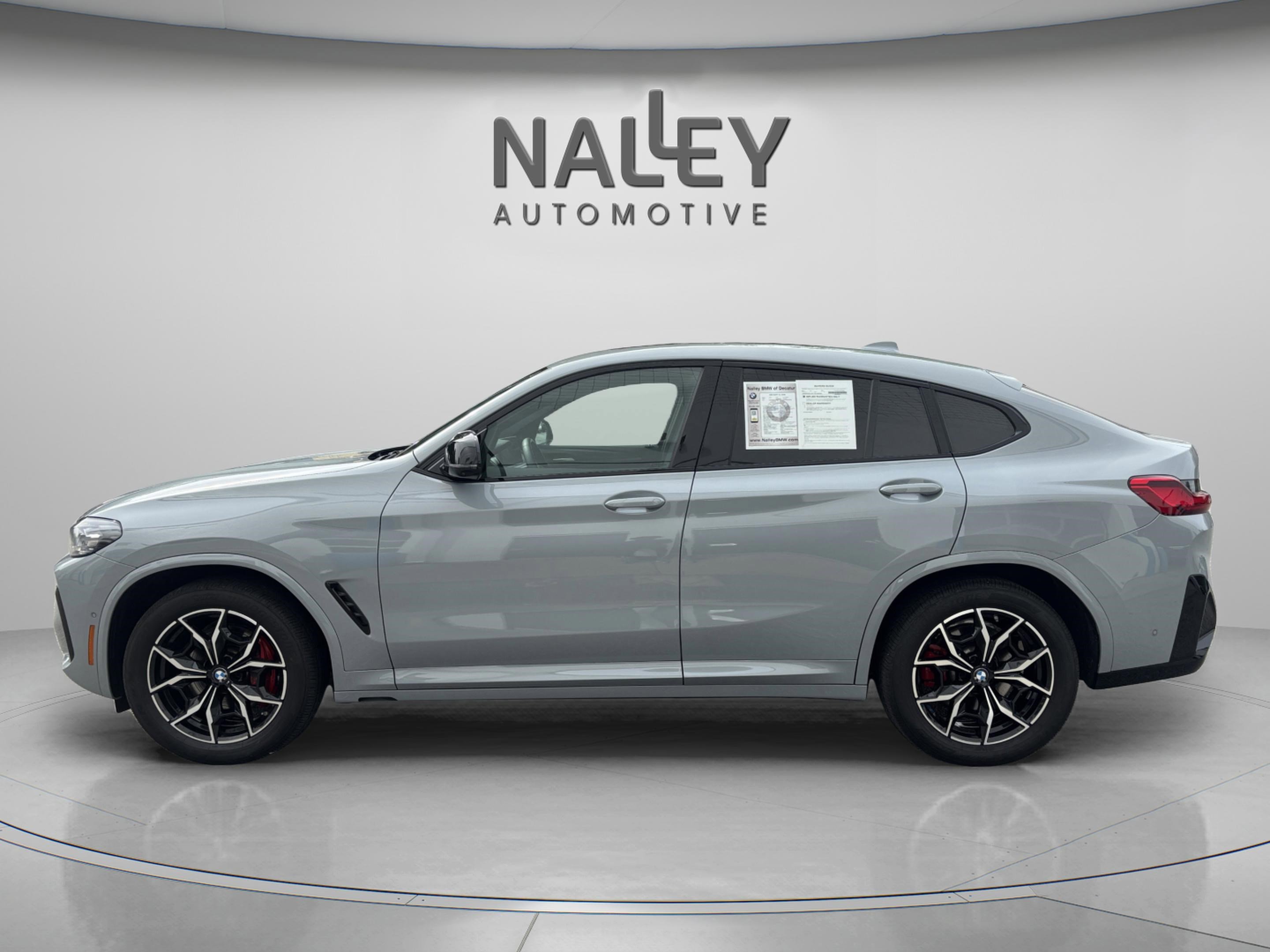 Used 2025 BMW X4 M40i w/ Premium Package image 2