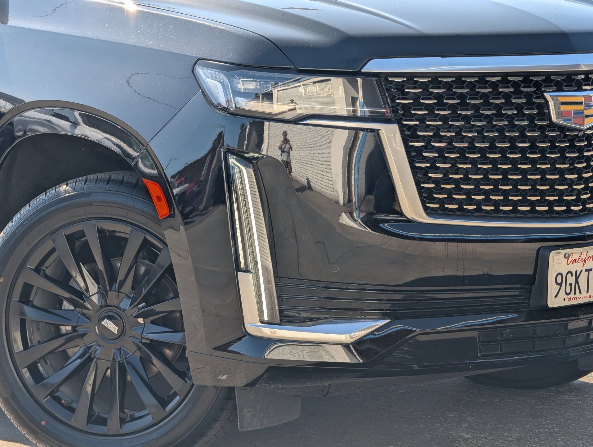 Used 2023 Cadillac Escalade ESV Luxury RWD image 3