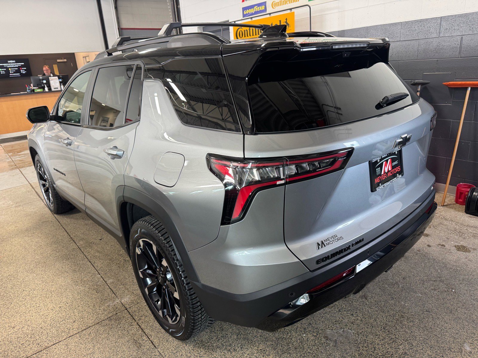 Used 2025 Chevrolet Equinox RS w/ Safety and Technology Package AWD/4WD image 7