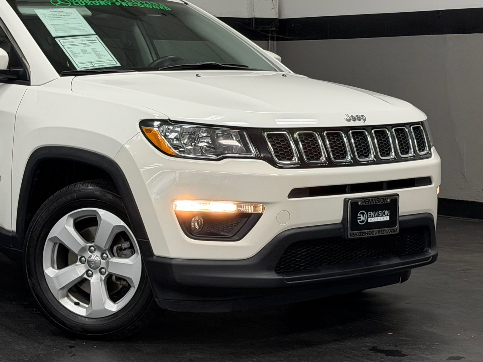 Used 2018 Jeep Compass Latitude image 3