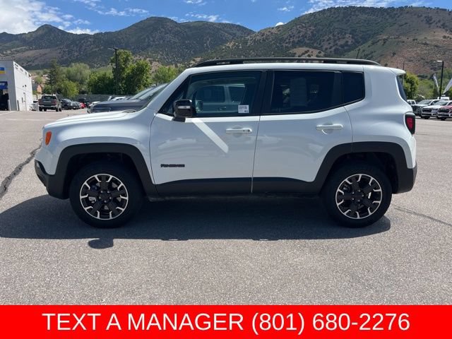 Used 2023 Jeep Renegade Latitude w/ Sun/Sound Group AWD/4WD image 7