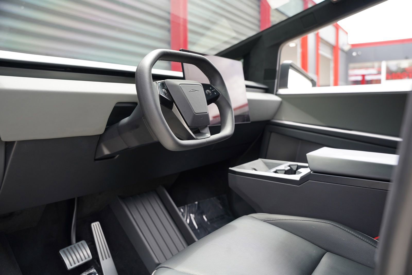 Used 2024 Tesla Cybertruck AWD Crew Cab image 13