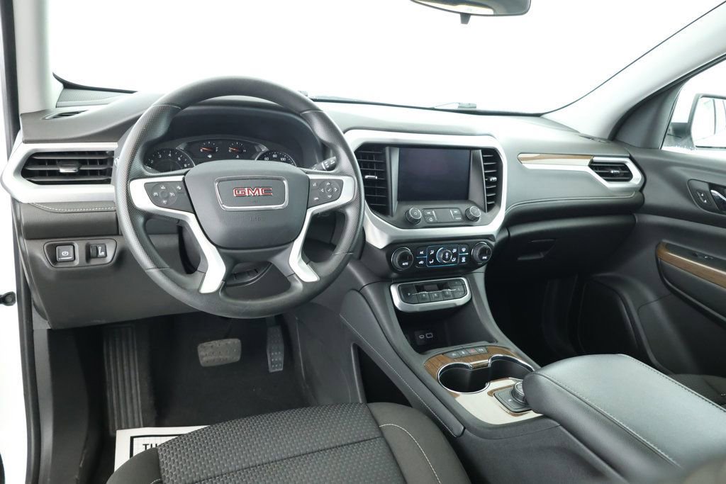 Used 2023 GMC Acadia SLE image 10