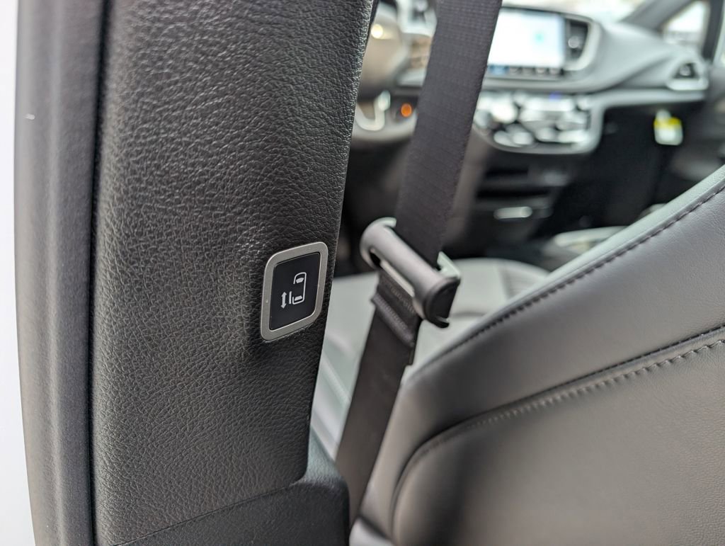 New 2026 Chrysler Pacifica Select AWD/4WD image 42