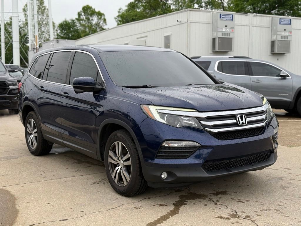 Used 2017 Honda Pilot EX image 4