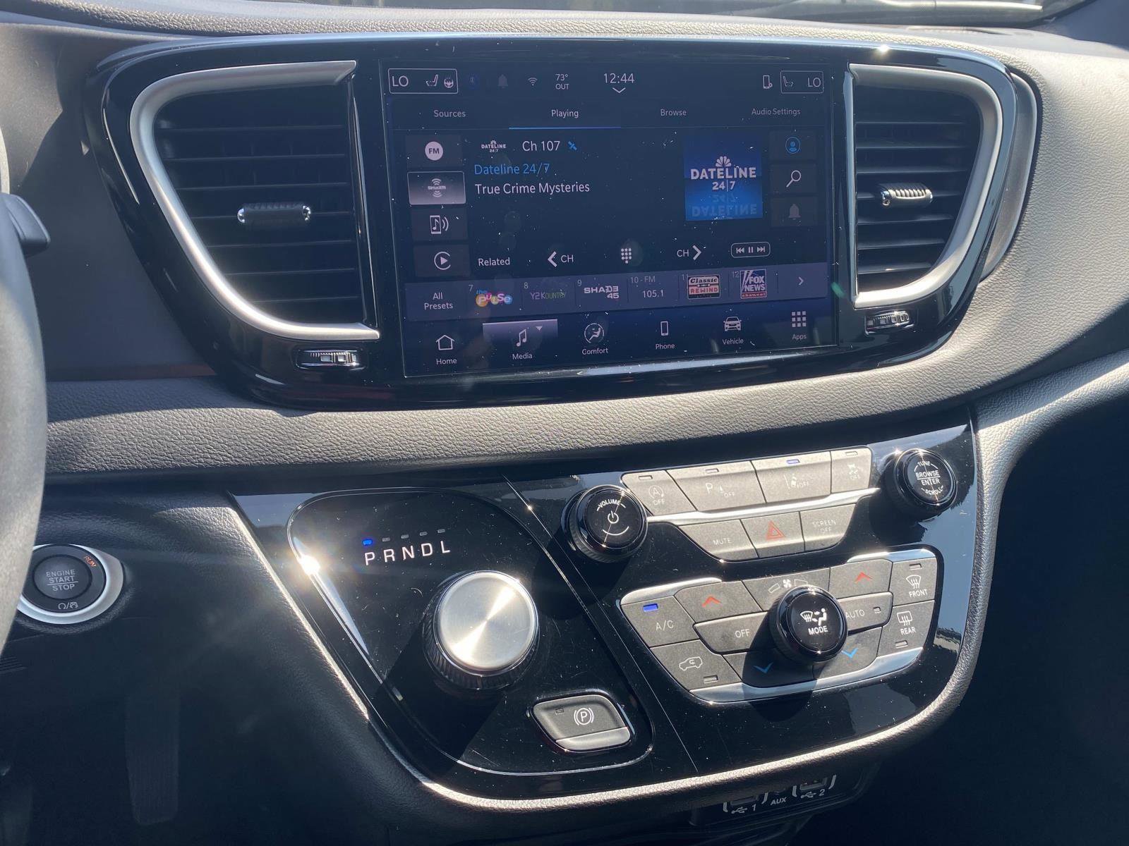 Certified 2025 Chrysler Pacifica Select image 29