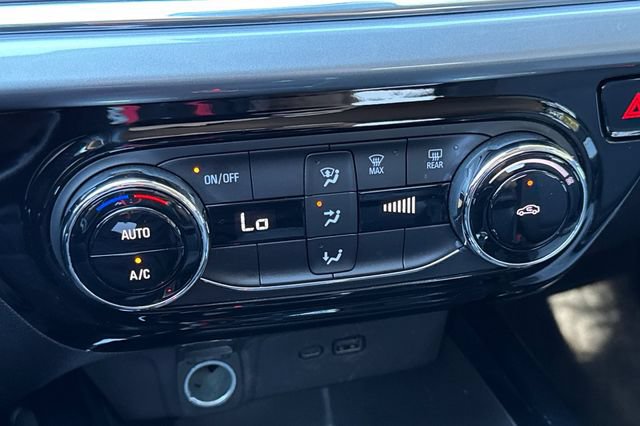 Used 2024 Chevrolet Trax LT FWD image 28