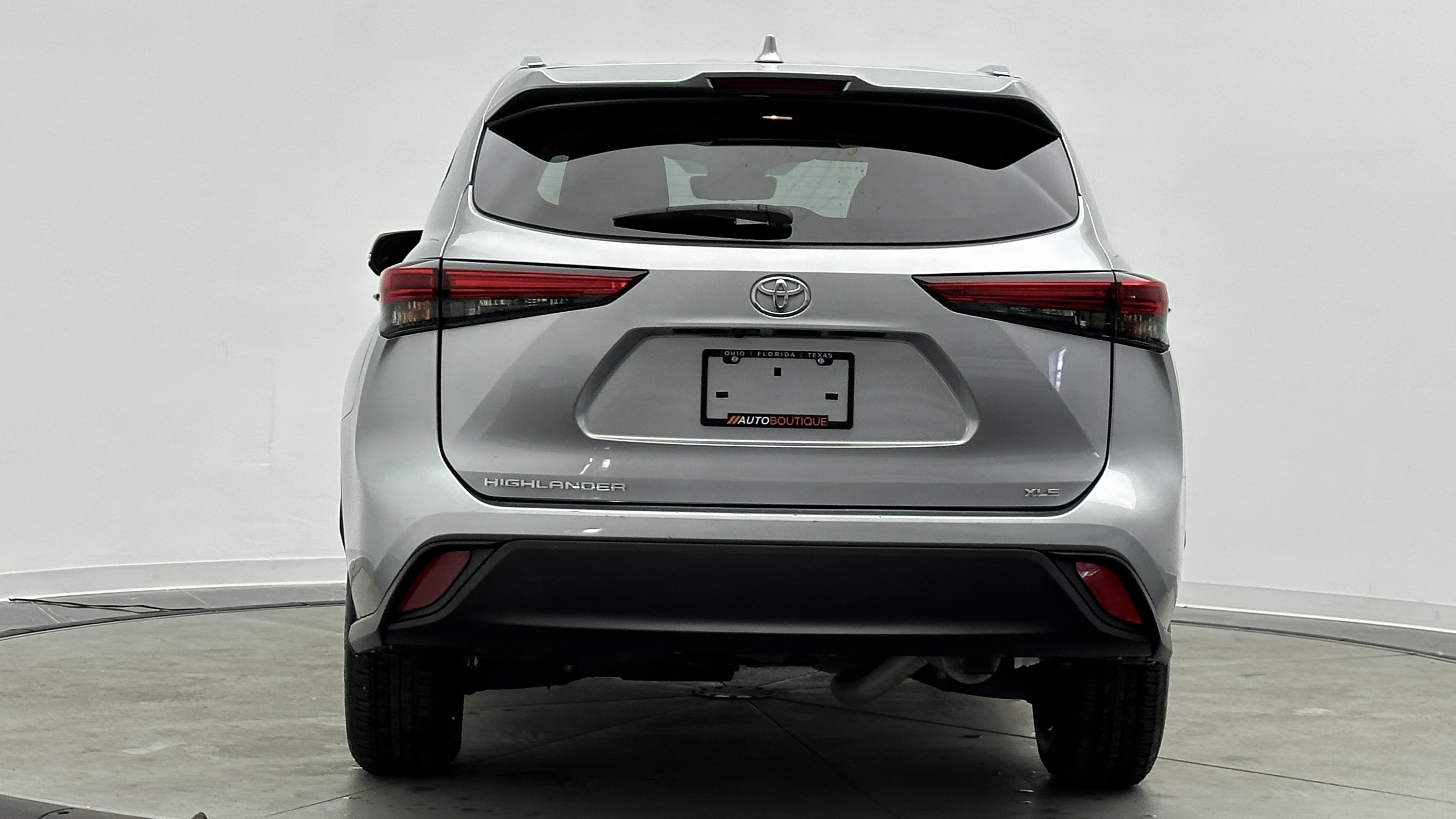 Used 2021 Toyota Highlander XLE image 7