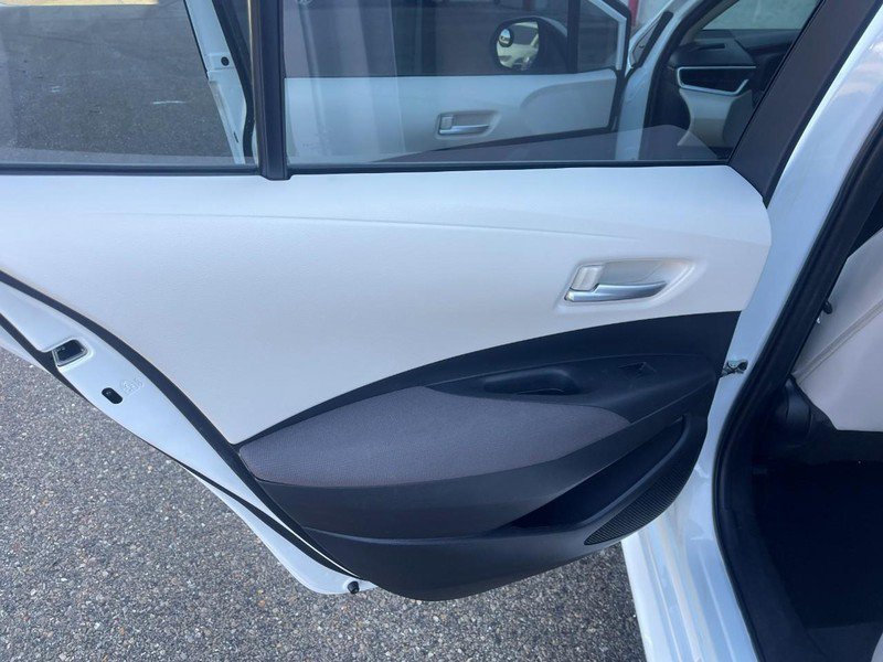 Used 2021 Toyota Corolla LE image 14