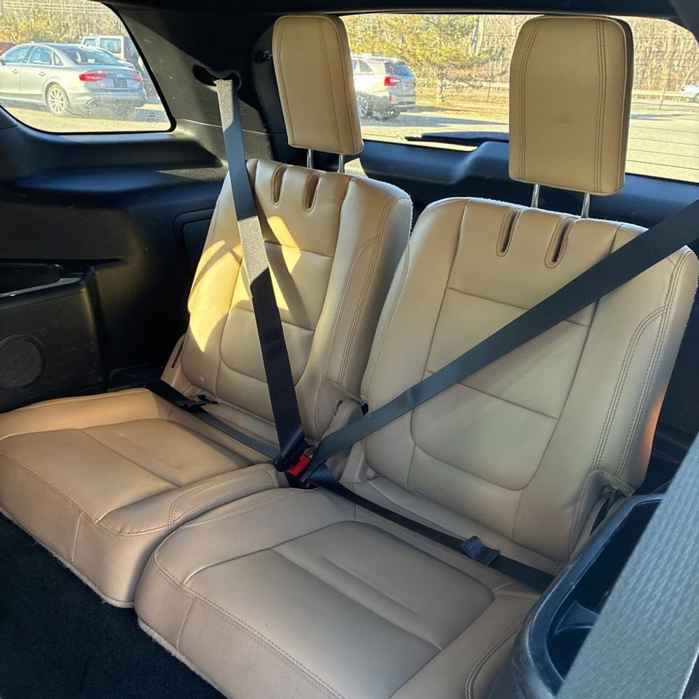 Used 2016 Ford Explorer XLT w/ Equipment Group 202A image 14