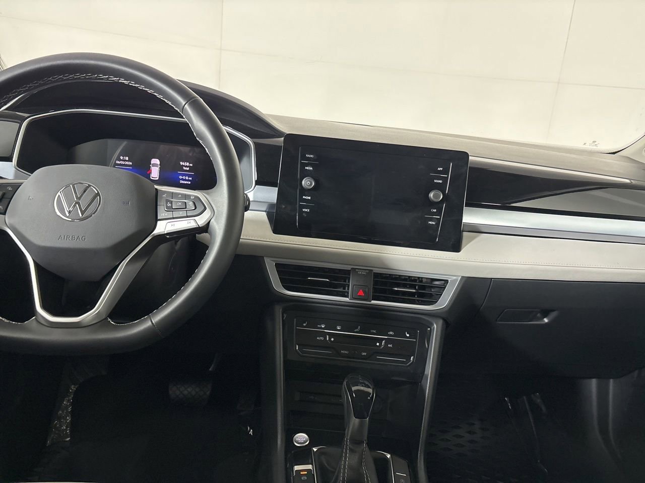 Used 2025 Volkswagen Taos SE w/ Panoramic Sunroof Package AWD/4WD image 23