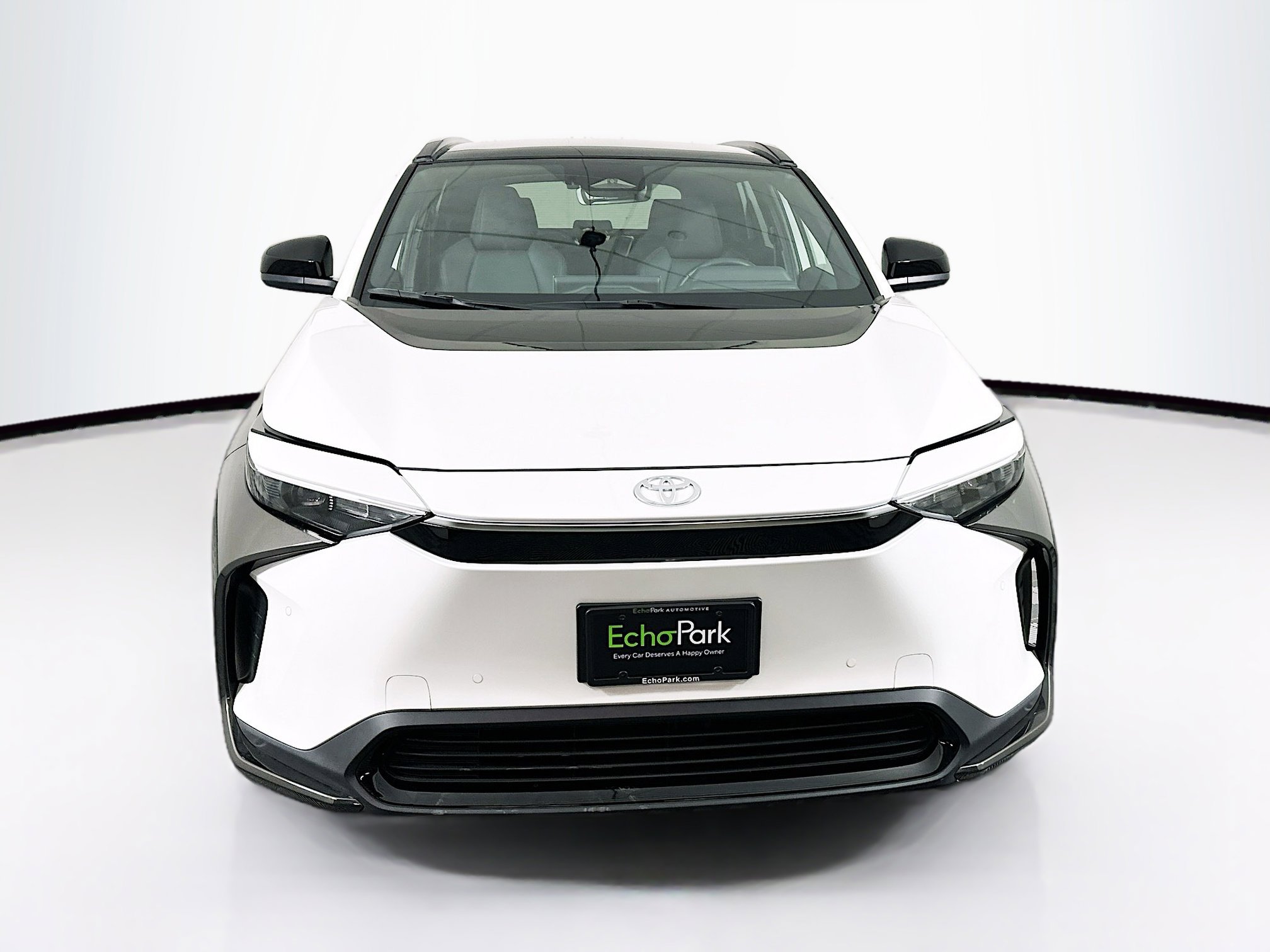 Used 2024 Toyota bZ4X XLE w/ Weather Package image 2