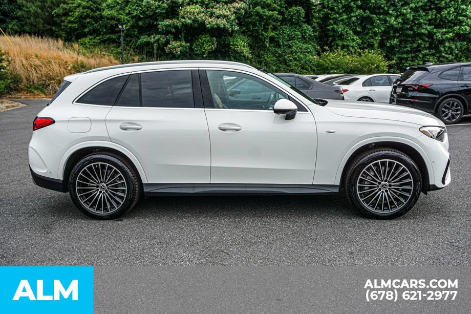 Used 2025 Mercedes-Benz GLC 350e 4MATIC image 9