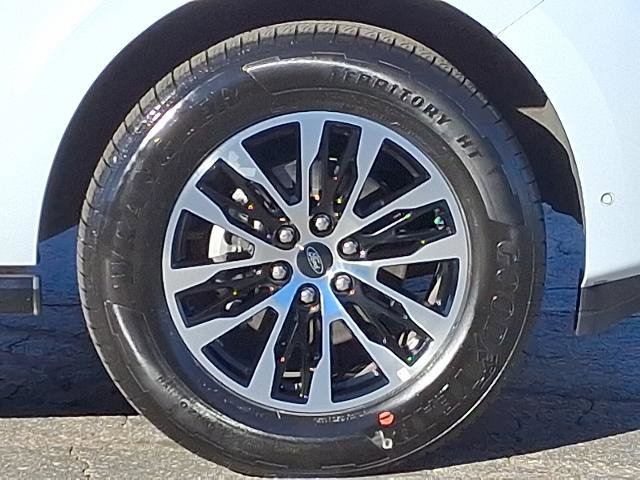 Certified 2025 Ford Expedition Max Platinum image 8