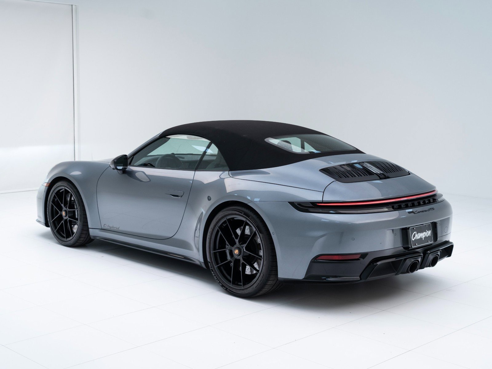 Certified 2026 Porsche 911 GTS image 12