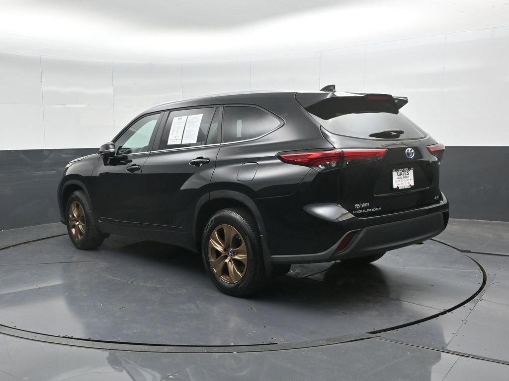 Used 2023 Toyota Highlander Bronze Edition image 8